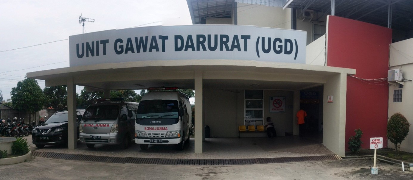 Tampak Depan Unit Gawat Darurat (UGD) RS Arsani